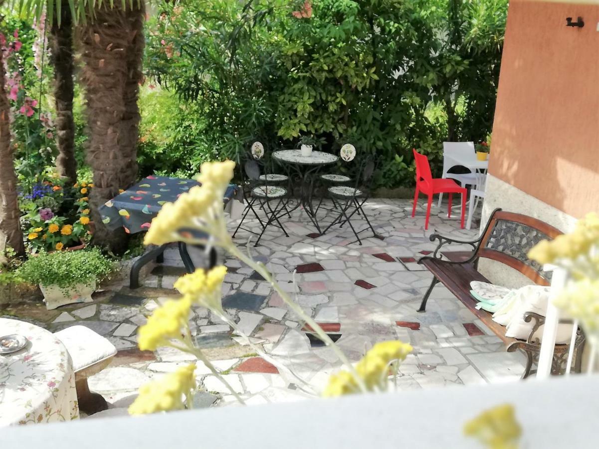 Casapatrizia B&B Σιρμιόνε Εξωτερικό φωτογραφία